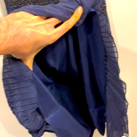 Carmen Marc Valvo Size 6 Black Lace and Navy Pleated Silk Cocktail Dress - Picture 10 of 16